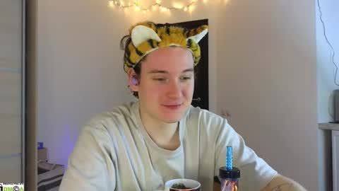 FAVORITE online show from 02/21/25, 11:43