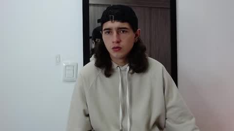 alex_connorr online show from 02/09/25, 08:34