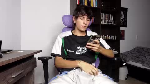 alex_connorr online show from 11/02/25, 10:56