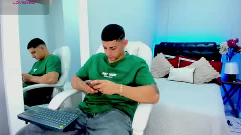 Snapshot of alex_cute77 chatting on 06/09/26, 12:50 alex online show from 06/09/26, 12:50