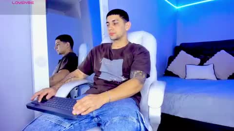 Snapshot of alex_cute77 chatting on 06/19/26, 12:42 alex online show from 06/19/26, 12:42