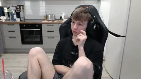 Alex online show from 02/09/25, 04:40