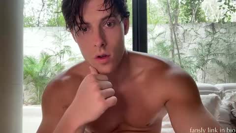 Snapshot of alex_islive chatting on 05/30/26, 08:28 Alex Stone online show from 05/30/26, 08:28