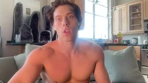 Snapshot of alex_islive chatting on 07/12/26, 05:48 Alex Stone online show from 07/12/26, 05:48