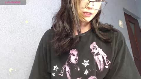 Snapshot of alex_lsf chatting on 01/27/25, 07:24 CorneliaLia inst online show from 01/27/25, 07:24