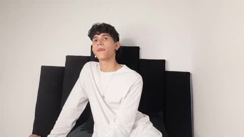 alex_mark_ online show from 09/10/25, 07:14