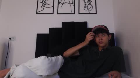 alex_mark_ online show from 02/25/26, 01:43