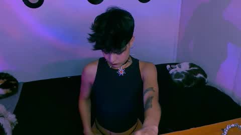 Alex online show from 11/06/25, 01:06