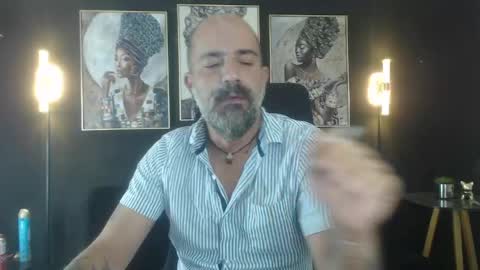 Snapshot of alex_saints_ce chatting on 04/27/26, 11:41 Alex Saints online show from 04/27/26, 11:41