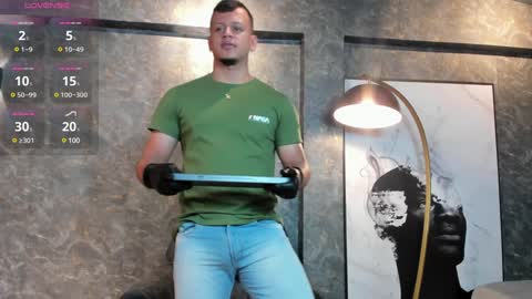 Snapshot of alex_tower chatting on 12/04/24, 09:13 Alex Towers online show from 12/04/24, 09:13