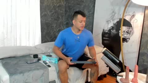 Snapshot of alex_tower chatting on 01/20/25, 07:14 Alex Towers online show from 01/20/25, 07:14