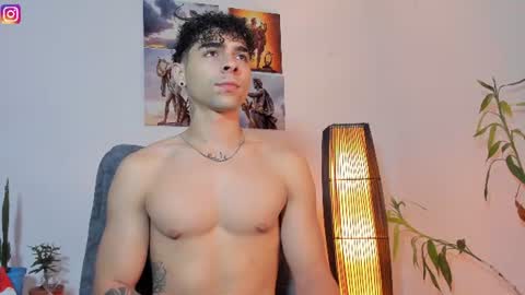 Snapshot of alex_zt7 chatting on 06/08/26, 05:13 x online show from 06/08/26, 05:13