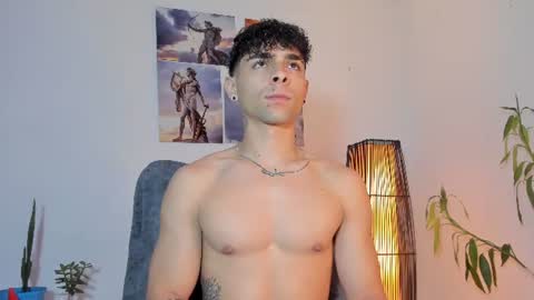 Snapshot of alex_zt7 chatting on 06/20/26, 05:27 x online show from 06/20/26, 05:27