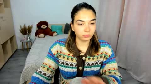 Snapshot of alexa_dolly chatting on 10/04/25, 06:33 Alexa online show from 10/04/25, 06:33