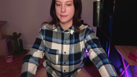 dont be afraid to click social media link its  working  just click on that  online show from 12/06/24, 11:25