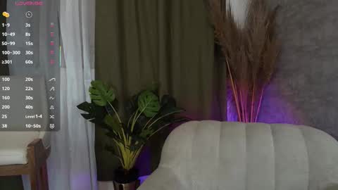 alexa_foxx27 online show from 11/28/25, 08:00