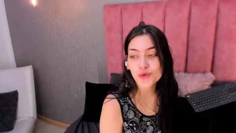 Alexa Thaylor online show from 11/28/25, 03:14