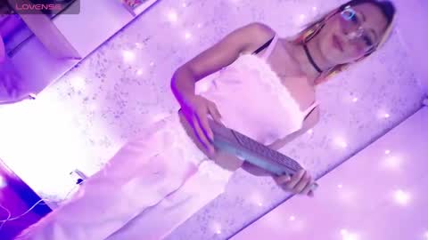 alexaavandercloude online show from 04/24/26, 07:49