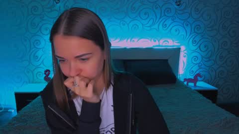 angel online show from 12/19/24, 06:34