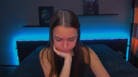 angel online show from 03/05/25, 03:08