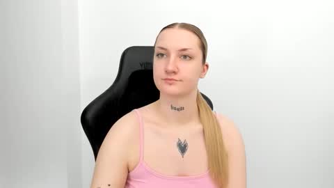 Snapshot of alexafragile chatting on 04/30/26, 11:16 Alexa online show from 04/30/26, 11:16