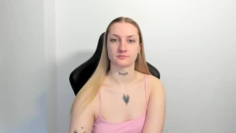 Snapshot of alexafragile chatting on 05/20/26, 11:16 Alexa online show from 05/20/26, 11:16