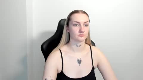 Snapshot of alexafragile chatting on 06/03/26, 02:44 Alexa online show from 06/03/26, 02:44
