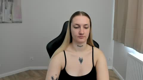 Snapshot of alexafragile chatting on 07/22/26, 12:19 Alexa online show from 07/22/26, 12:19