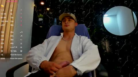 Snapshot of alexander_ferre chatting on 10/04/25, 09:02 Alexander online show from 10/04/25, 09:02