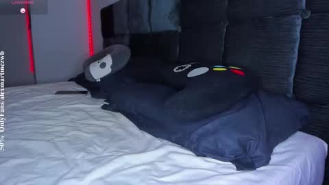 Onlyfansalexmartinezwb  Instagram alexwbmartinez  Twitter martinezcb937 online show from 01/07/26, 02:03