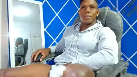 Snapshot of alexander_megan chatting on 01/02/25, 12:35 alexander online show from 01/02/25, 12:35