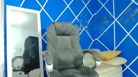 Snapshot of alexander_megan chatting on 09/20/25, 08:43 alexander online show from 09/20/25, 08:43