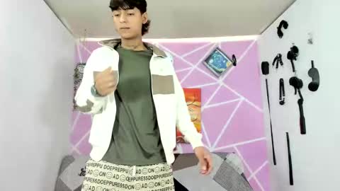 chicos hot online show from 01/31/25, 07:08