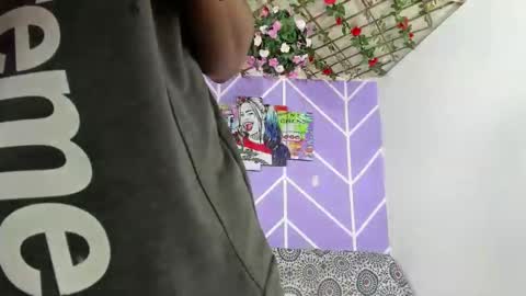 chicos hot online show from 02/20/25, 12:15