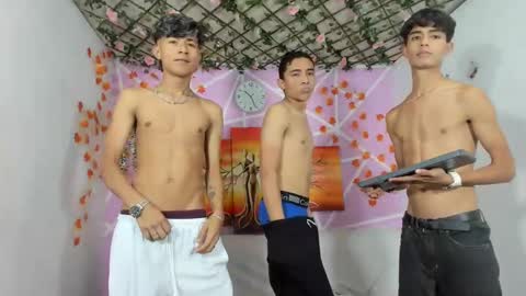 chicos hot online show from 02/24/25, 03:33