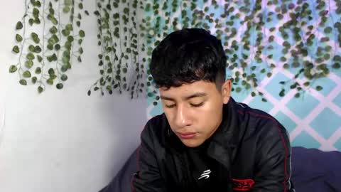 chicos hot online show from 09/15/25, 02:06