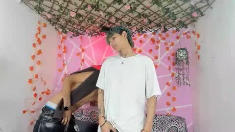 chicos hot online show from 12/01/25, 02:22