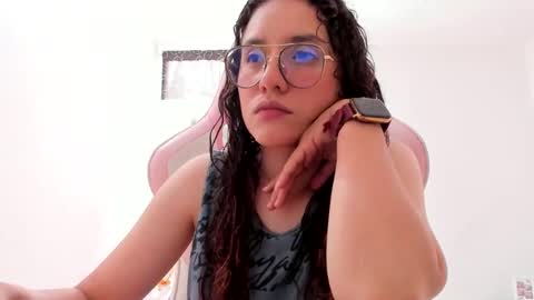 Snapshot of alexandra_clauss chatting on 12/13/25, 09:09 alexandra clauss online show from 12/13/25, 09:09