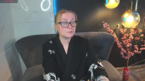 Snapshot of alexandra_kind chatting on 12/22/24, 08:03 Alexandra online show from 12/22/24, 08:03