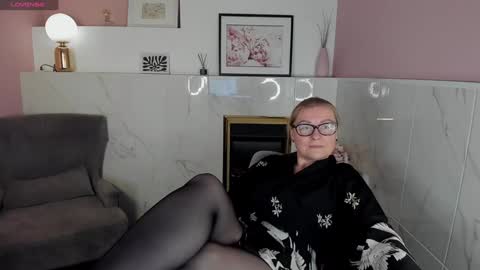 Snapshot of alexandra_kind chatting on 12/26/24, 08:00 Alexandra online show from 12/26/24, 08:00