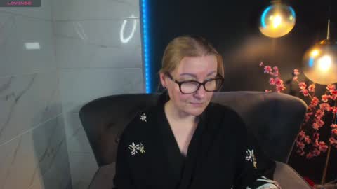 Snapshot of alexandra_kind chatting on 12/29/24, 02:17 Alexandra online show from 12/29/24, 02:17