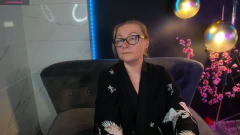 Snapshot of alexandra_kind chatting on 01/06/25, 02:15 Alexandra online show from 01/06/25, 02:15