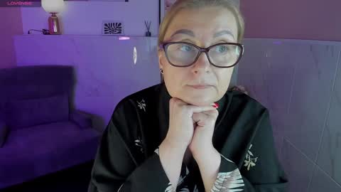 Snapshot of alexandra_kind chatting on 01/17/25, 04:57 Alexandra online show from 01/17/25, 04:57