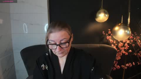 Snapshot of alexandra_kind chatting on 01/25/25, 05:08 Alexandra online show from 01/25/25, 05:08