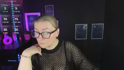 Snapshot of alexandra_kind chatting on 03/10/25, 02:16 Alexandra online show from 03/10/25, 02:16