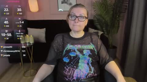 Snapshot of alexandra_kind chatting on 03/12/25, 09:44 Alexandra online show from 03/12/25, 09:44