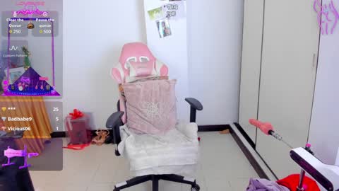 Alexandra Independent model online show from 12/07/24, 07:16