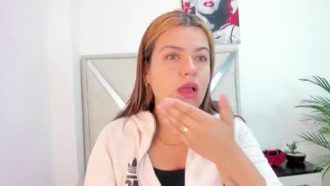 Snapshot of alexandra_torress chatting on 02/02/26, 12:04 alexandra online show from 02/02/26, 12:04