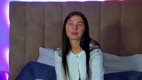 AlexandraBloom online show from 09/25/25, 06:33