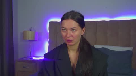 AlexandraBloom online show from 11/30/25, 06:12